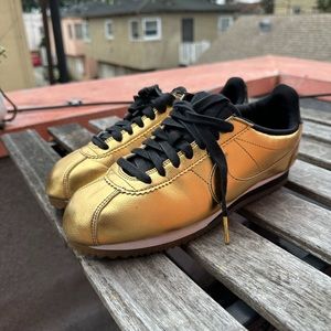 Size 8 - Women’s Nike Classic Cortez SE Metallic Gold 2017 902854-700